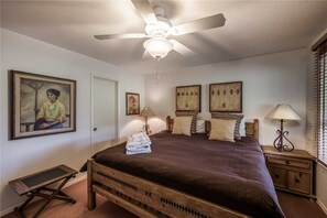 Condo, varias camas, patio, vista al campo de golf | 2 habitaciones, wifi gratis y ropa de cama 