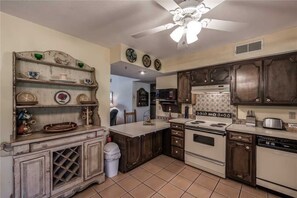 Condo, Multiple Beds, Patio, Golf View | Private kitchen