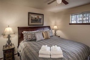 Cabana, várias camas, varanda, vista para a montanha | 2 quartos, Wi-Fi de cortesia, roupa de cama