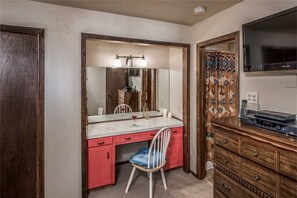 Cabana, várias camas, varanda, vista para a montanha | 2 quartos, Wi-Fi de cortesia, roupa de cama