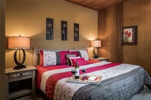 Cabin, Multiple Beds, Patio, Mountain View | 8 bedrooms, free WiFi, bed sheets