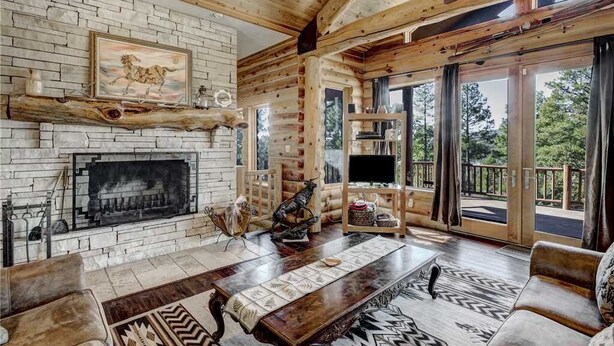 Cabane, plusieurs lits, bain à remous, vue montagne | Salle de séjour