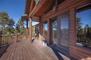 Balcony - Blue Lake Lodge - Seven Bedroom Cabin with Hot Tub (Ruidoso)