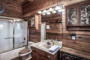 Cabin, Multiple Beds, Hot Tub, Mountain View | Bathroom