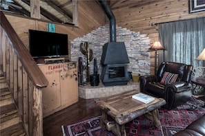 Living room - Buena Vida - Three Bedroom Cabin with Hot Tub (Ruidoso)