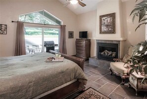 Huisje, meerdere bedden, patio, uitzicht op bergen | 4 slaapkamers, gratis wifi, beddengoed