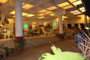 Exterior - Hotel Pooja International (Davanagere)