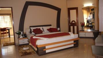 In-room safe, individually furnished, desk, soundproofing