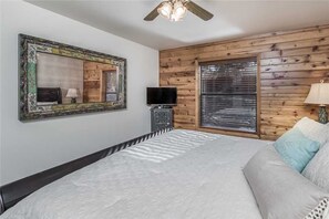 Cabin, Multiple Beds, Hot Tub, Mountain View | 2 bedrooms, free WiFi, bed sheets