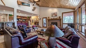 Unclassified image, 2 of 20, button - Christi and Dons Nuthouse - Five Bedroom Cabin (Ruidoso)