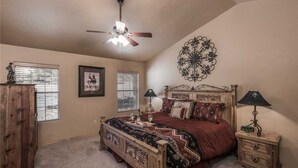 Room - Cowboy Cabin - Two Bedroom Cabin with Hot Tub (Ruidoso)