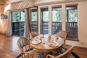 Cabin, Multiple Beds, Patio, Mountain View | Private kitchen