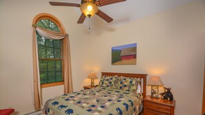 Maison, plusieurs lits, bain à remous