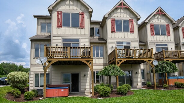 Exterior - Another Day in Paradise 4 Bedroom Townhome (McHenry)
