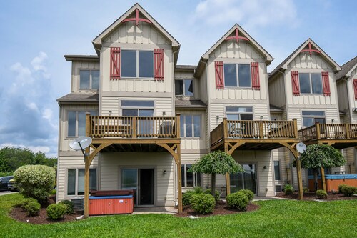 Another Day in Paradise 4 Bedroom Townhome