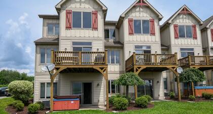 Another Day in Paradise 4 Bedroom Townhome