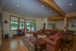 House, Multiple Beds, Hot Tub, Mountain View | Living room | TV, fireplace, DVD player - Reverie 5 Bedroom House (Oakland)