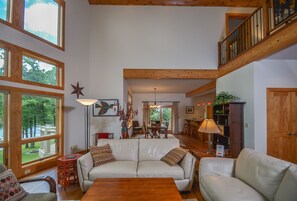 Interior - Reverie 5 Bedroom House (Oakland)