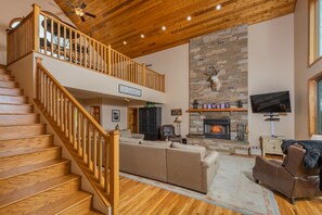 TV, fireplace, DVD player