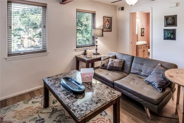 Cabin, 1 King Bed with Sofa bed, Patio, Mountain View | Living room