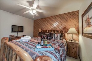 Cabane, plusieurs lits, bain à remous, vue montagne