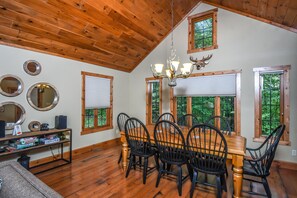 獨棟房屋, 多張床, 熱水浴缸 | 私人廚房 | 電冰箱、微波爐、烤箱、爐台