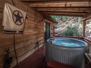 Cabaña, varias camas, hidromasaje, vista a la montaña | Spa