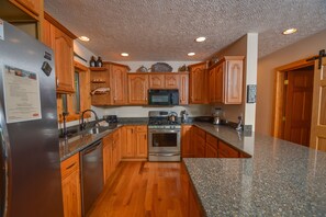 House, 5 Bedrooms, Fireplace | Private kitchen | Fridge, microwave, oven, stovetop - Hootenanny 5 Bedroom House (McHenry)