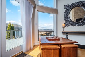 5 bedrooms, free WiFi, bed sheets