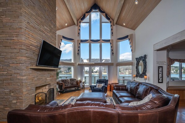 TV, fireplace, DVD player