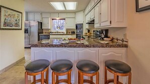 Cabin, Multiple Beds, Patio, Garden View | Private kitchen