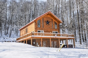 Exterior - LakeStar Chalet 5 Bedroom House (Oakland)