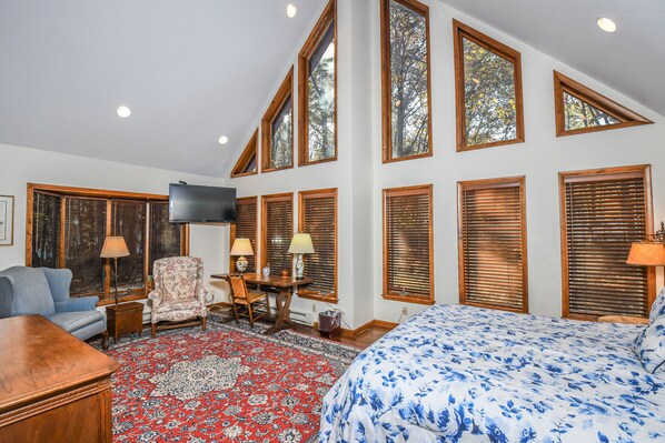 House, Multiple Beds, Kitchen | 4 bedrooms, bed sheets - Crow's Point Retreat 4 Bedroom House (Swanton)