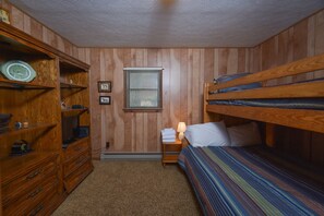 Talo, useita sänkyjä, poreamme | 3 makuuhuonetta, ilmainen Wi-Fi, vuodevaatteet