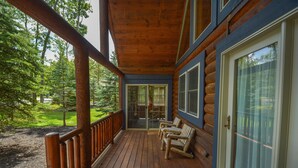 Maison, plusieurs lits, patio | Balcon
