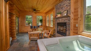 Bain à remous intérieur