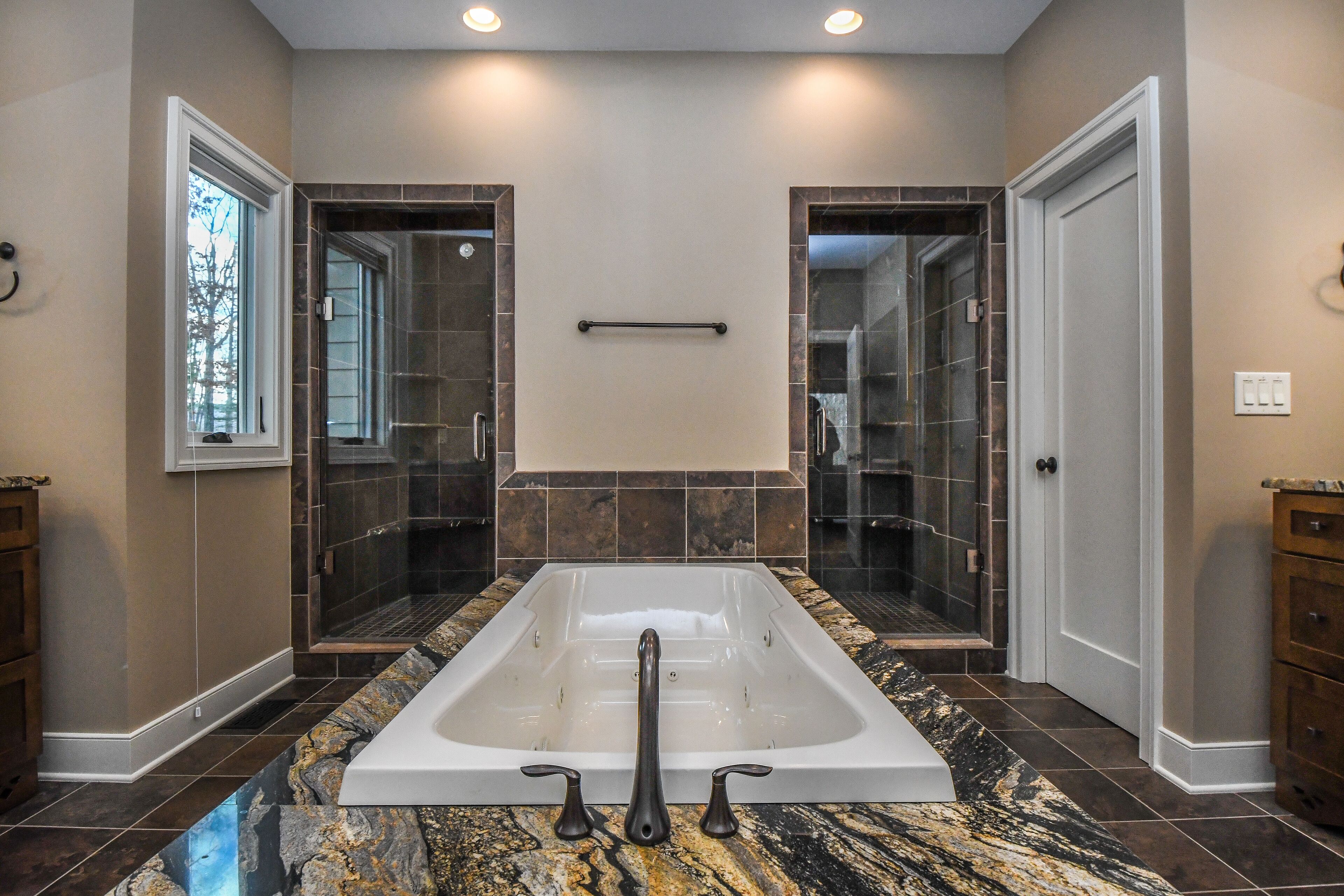 House, Multiple Beds, Hot Tub | Private kitchen | Fridge, microwave, oven, stovetop