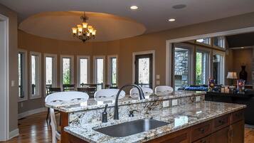 House, Multiple Beds, Hot Tub | Private kitchen | Fridge, microwave, oven, stovetop