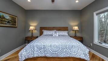 House, Multiple Beds, Hot Tub | 8 bedrooms, bed sheets