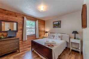 Cabin, Multiple Beds, Hot Tub, Garden View - Lincoln Log Cabin - Three Bedroom Cabin with Hot Tub (Ruidoso)