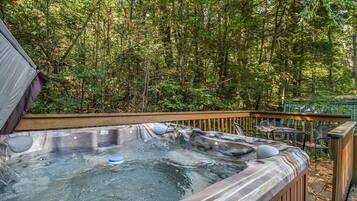 House, Multiple Beds, Hot Tub | Spa