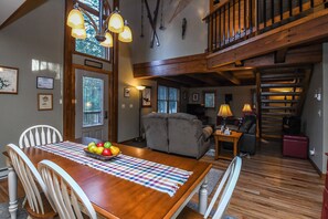 House, Multiple Beds, Hot Tub | Private kitchen | Fridge, microwave, oven, stovetop