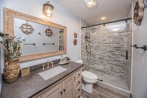Towels - Lakeside Vista 4 Bedroom House (Oakland)