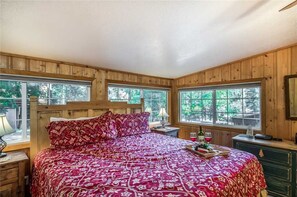 Cabin, Multiple Beds, Hot Tub, Mountain View | 4 bedrooms, free WiFi, bed sheets