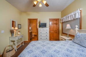 Room - Great Escape 5 Bedroom House (McHenry)