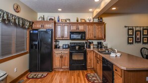 Private kitchen - Great Escape 5 Bedroom House (McHenry)