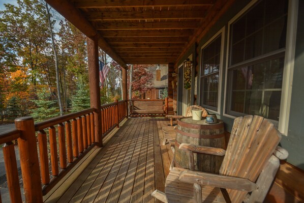 House, Multiple Beds, Hot Tub | Balcony - Grin Inn Bear It 3 Bedroom House (Oakland)