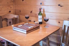 Interior - Moose Manor - Three Bedroom Cabin (Ruidoso)