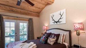 Cabin, Multiple Beds, Hot Tub, Mountain View | 3 bedrooms, free WiFi, bed sheets - Mountain Valley View - Three Bedroom Cabin with Hot Tub (Ruidoso)