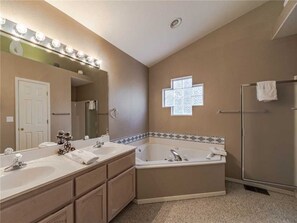 Cabin, Multiple Beds, Hot Tub | Bathroom